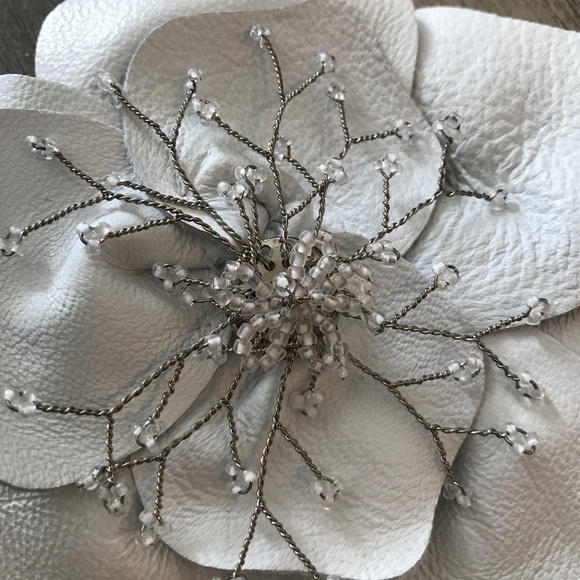 Ted Rossi White Leather Flower Beaded Cuff Bracelet - Picture 7 of 8